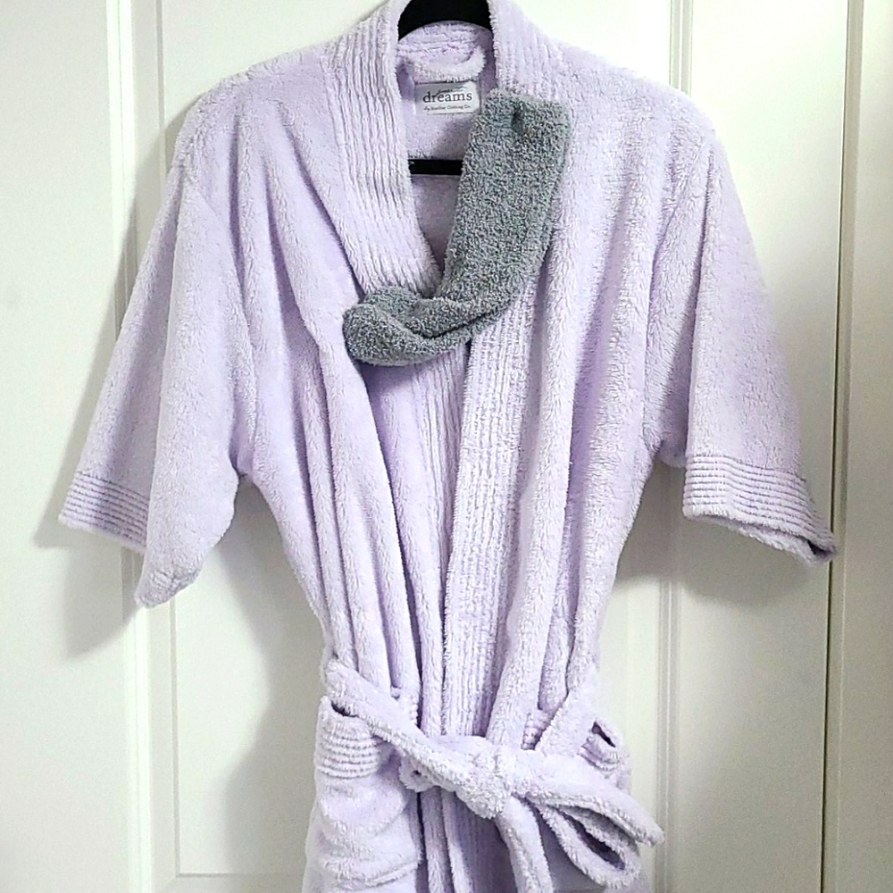 New! Plush Bath Robe & Fuzzy Socks